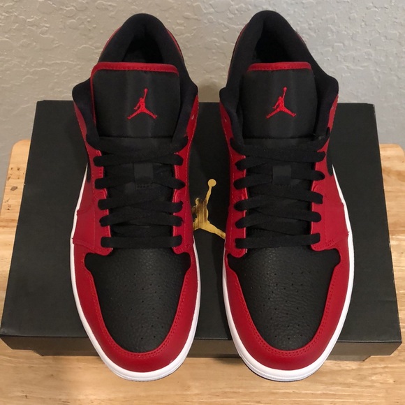 nike reverse bred low